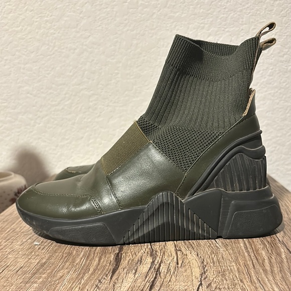 Kiss Moon Women’s Green Slip-On Shoes - Picture 3 of 6